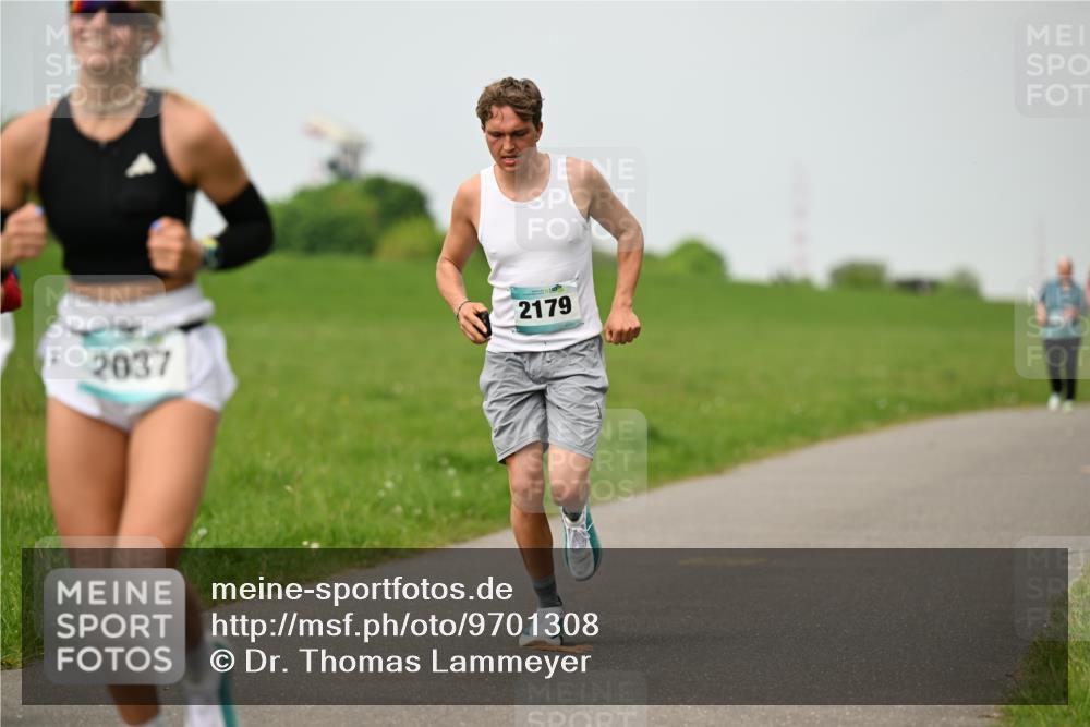 10.05.2026 - 8. Wedeler Halbmarathon Dr. Thomas Lammeyer http://msf.ph/oto/9701308 10.05.2026 11:42:32 Laufen 2179, 2037 meine-sportfotos.de