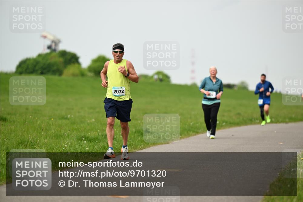 10.05.2026 - 8. Wedeler Halbmarathon Dr. Thomas Lammeyer http://msf.ph/oto/9701320 10.05.2026 11:42:42 Laufen 2072 meine-sportfotos.de