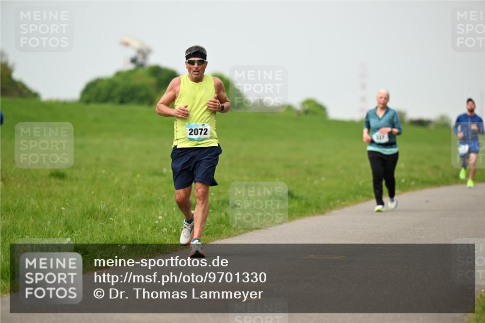 10.05.2026 - 8. Wedeler Halbmarathon Dr. Thomas Lammeyer http://msf.ph/oto/9701330 10.05.2026 11:42:43 Laufen 2072 meine-sportfotos.de