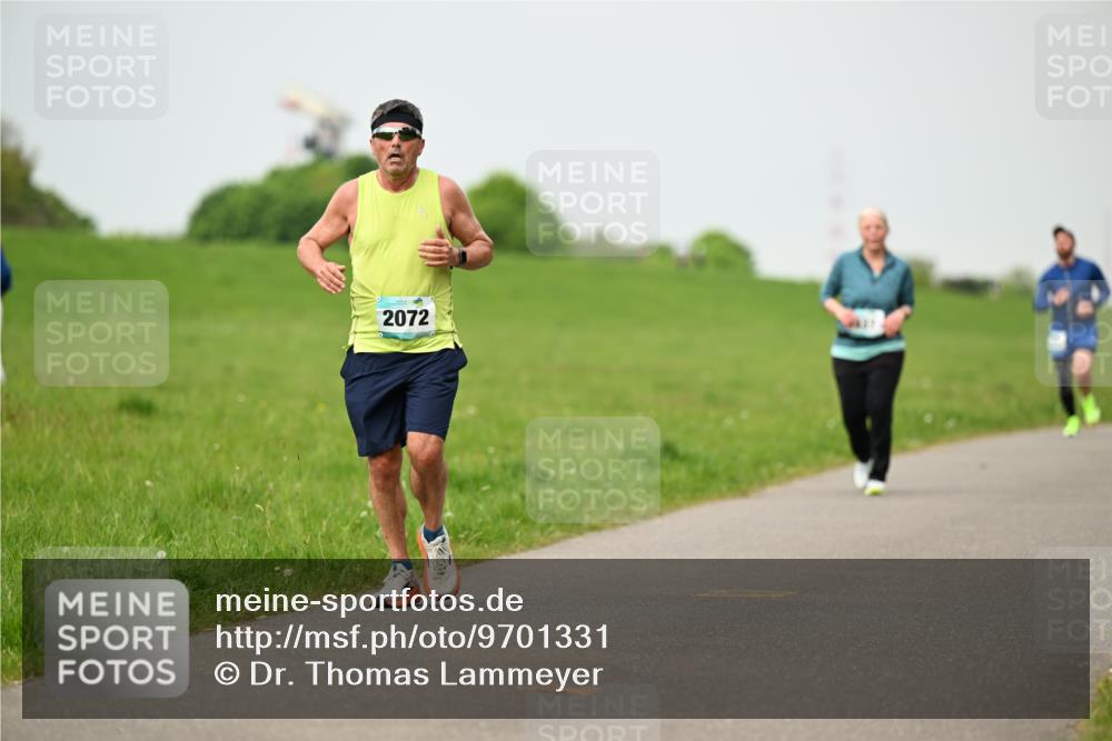 10.05.2026 - 8. Wedeler Halbmarathon Dr. Thomas Lammeyer http://msf.ph/oto/9701331 10.05.2026 11:42:43 Laufen 2072 meine-sportfotos.de
