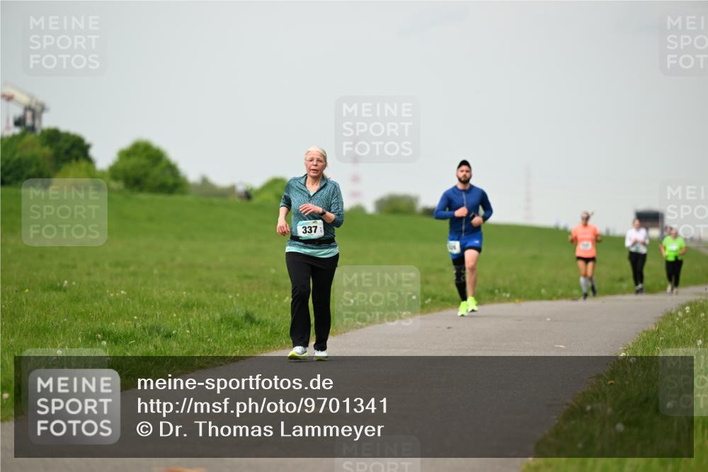 10.05.2026 - 8. Wedeler Halbmarathon Dr. Thomas Lammeyer http://msf.ph/oto/9701341 10.05.2026 11:42:46 Laufen 337 meine-sportfotos.de