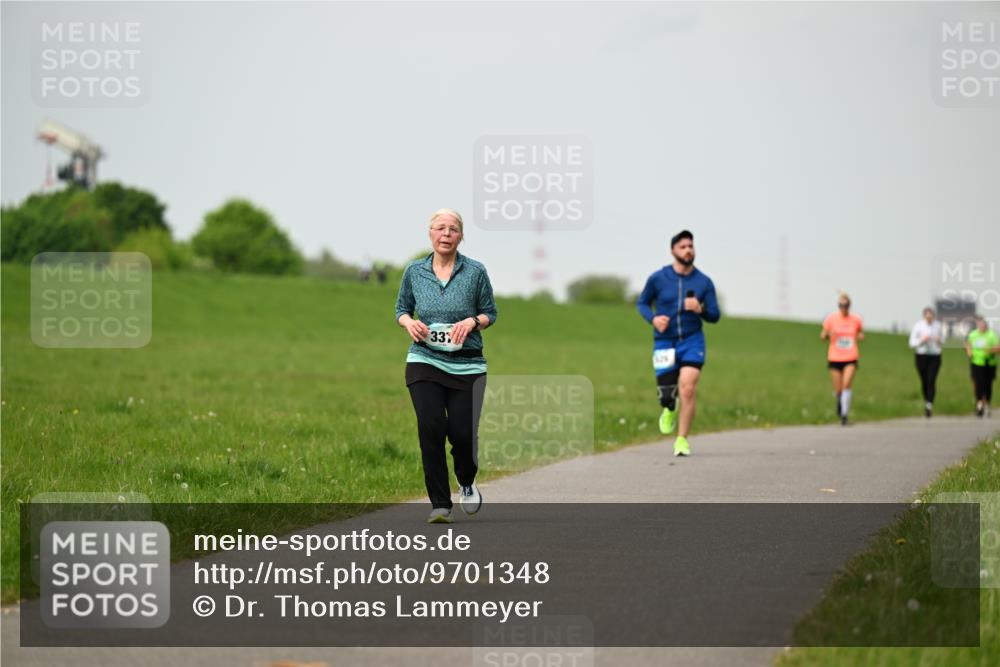 10.05.2026 - 8. Wedeler Halbmarathon Dr. Thomas Lammeyer http://msf.ph/oto/9701348 10.05.2026 11:42:47 Laufen 337 meine-sportfotos.de