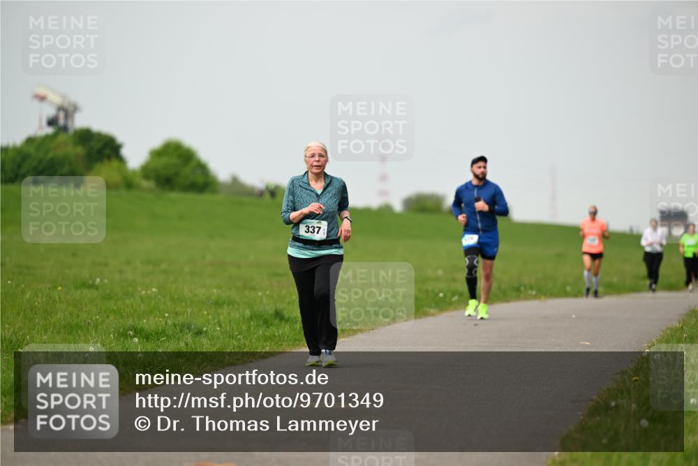 10.05.2026 - 8. Wedeler Halbmarathon Dr. Thomas Lammeyer http://msf.ph/oto/9701349 10.05.2026 11:42:47 Laufen 337 meine-sportfotos.de