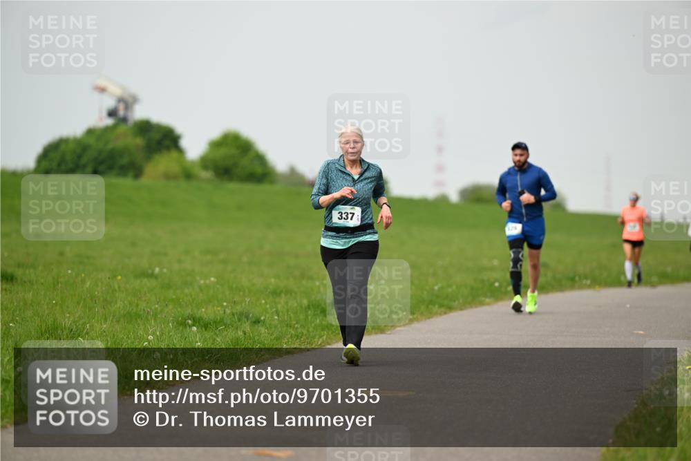 10.05.2026 - 8. Wedeler Halbmarathon Dr. Thomas Lammeyer http://msf.ph/oto/9701355 10.05.2026 11:42:47 Laufen 337 meine-sportfotos.de