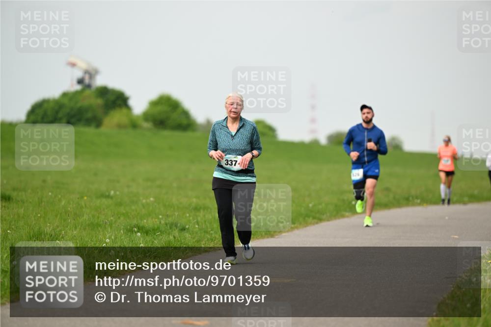 10.05.2026 - 8. Wedeler Halbmarathon Dr. Thomas Lammeyer http://msf.ph/oto/9701359 10.05.2026 11:42:48 Laufen 337 meine-sportfotos.de