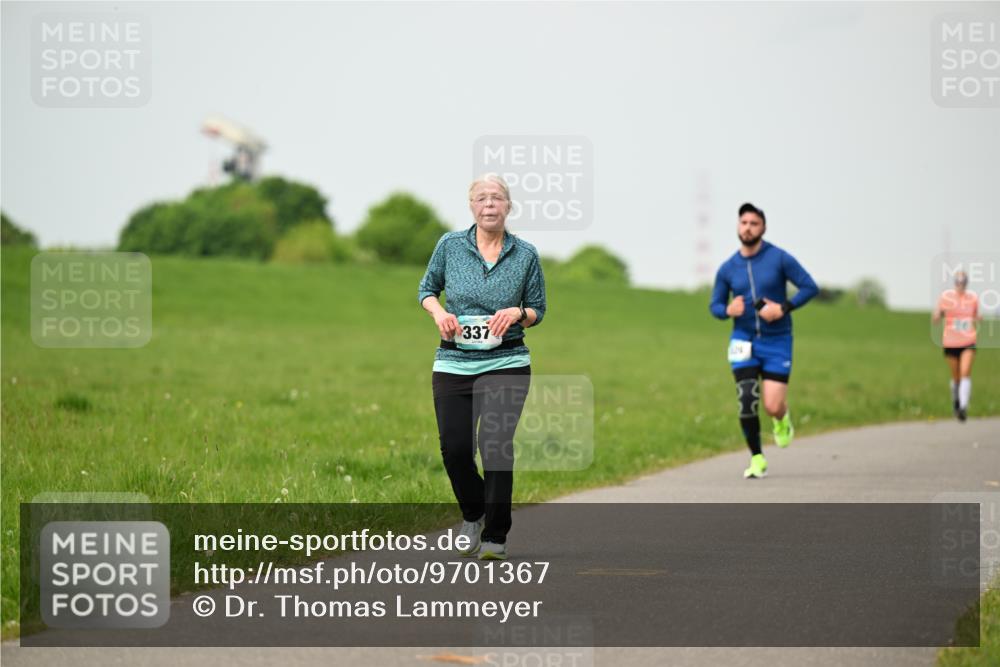 10.05.2026 - 8. Wedeler Halbmarathon Dr. Thomas Lammeyer http://msf.ph/oto/9701367 10.05.2026 11:42:49 Laufen 337 meine-sportfotos.de