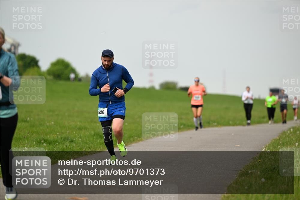 10.05.2026 - 8. Wedeler Halbmarathon Dr. Thomas Lammeyer http://msf.ph/oto/9701373 10.05.2026 11:42:53 Laufen 526 meine-sportfotos.de