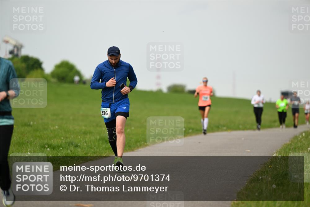 10.05.2026 - 8. Wedeler Halbmarathon Dr. Thomas Lammeyer http://msf.ph/oto/9701374 10.05.2026 11:42:53 Laufen 526 meine-sportfotos.de