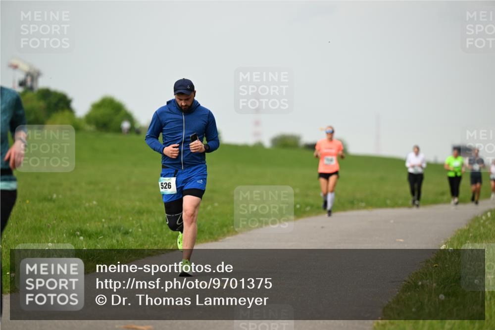 10.05.2026 - 8. Wedeler Halbmarathon Dr. Thomas Lammeyer http://msf.ph/oto/9701375 10.05.2026 11:42:53 Laufen 526 meine-sportfotos.de