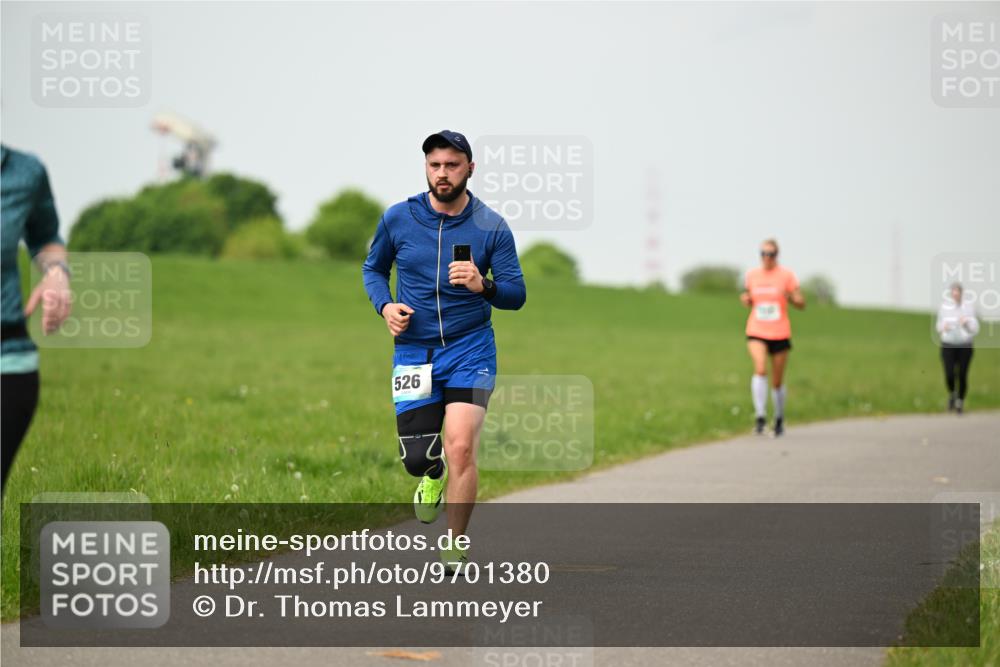 10.05.2026 - 8. Wedeler Halbmarathon Dr. Thomas Lammeyer http://msf.ph/oto/9701380 10.05.2026 11:42:54 Laufen 526 meine-sportfotos.de