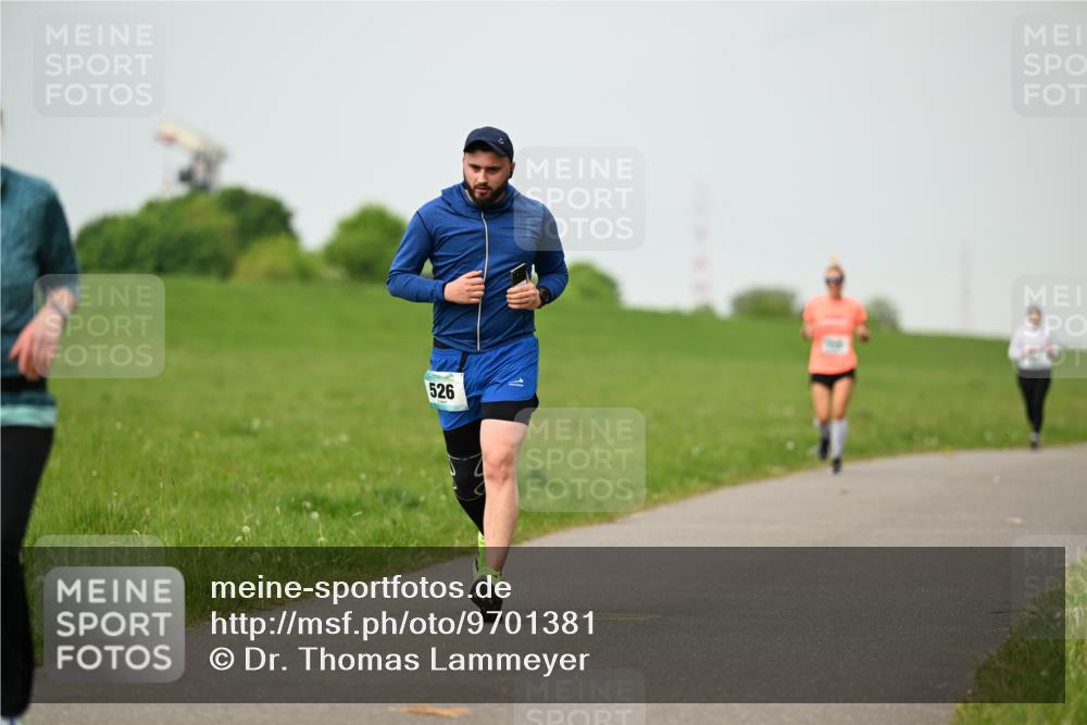10.05.2026 - 8. Wedeler Halbmarathon Dr. Thomas Lammeyer http://msf.ph/oto/9701381 10.05.2026 11:42:54 Laufen 526 meine-sportfotos.de