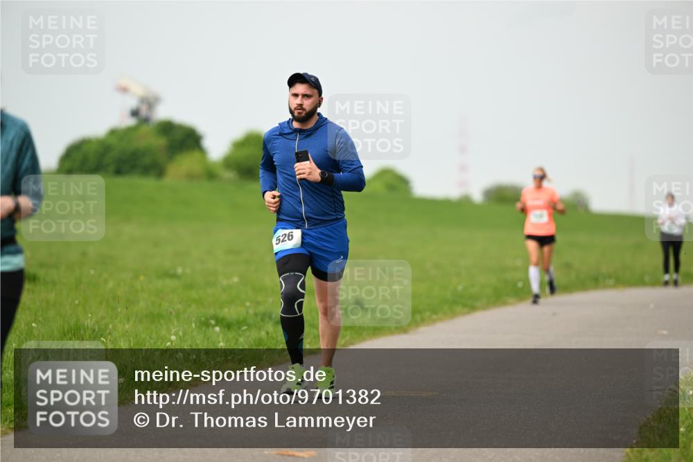 10.05.2026 - 8. Wedeler Halbmarathon Dr. Thomas Lammeyer http://msf.ph/oto/9701382 10.05.2026 11:42:54 Laufen 526 meine-sportfotos.de