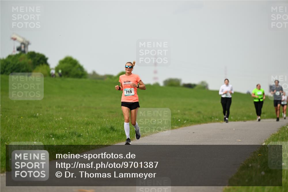 10.05.2026 - 8. Wedeler Halbmarathon Dr. Thomas Lammeyer http://msf.ph/oto/9701387 10.05.2026 11:42:59 Laufen 715 meine-sportfotos.de