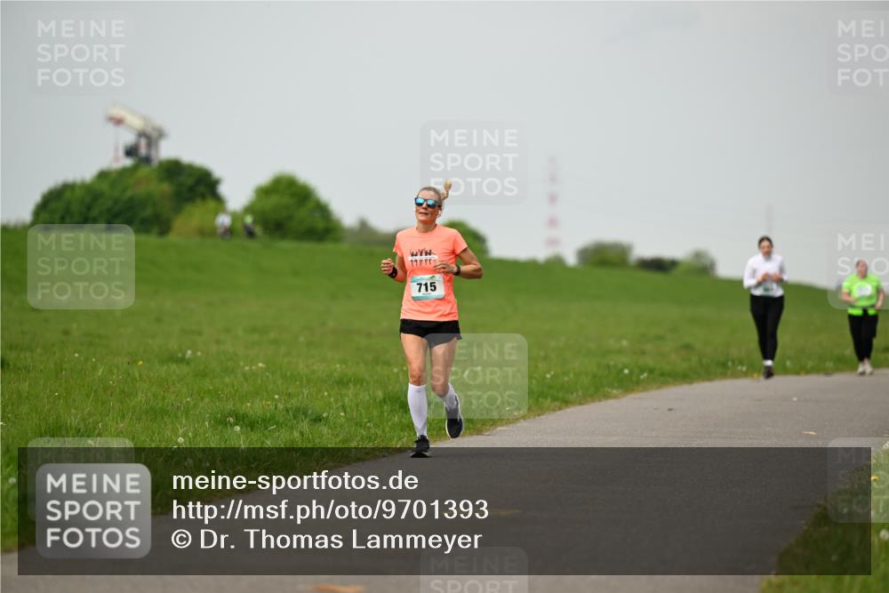 10.05.2026 - 8. Wedeler Halbmarathon Dr. Thomas Lammeyer http://msf.ph/oto/9701393 10.05.2026 11:42:59 Laufen 715 meine-sportfotos.de