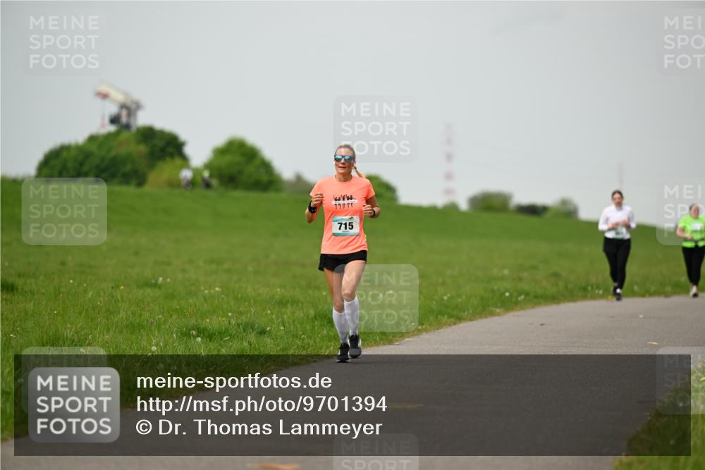 10.05.2026 - 8. Wedeler Halbmarathon Dr. Thomas Lammeyer http://msf.ph/oto/9701394 10.05.2026 11:42:59 Laufen 715 meine-sportfotos.de
