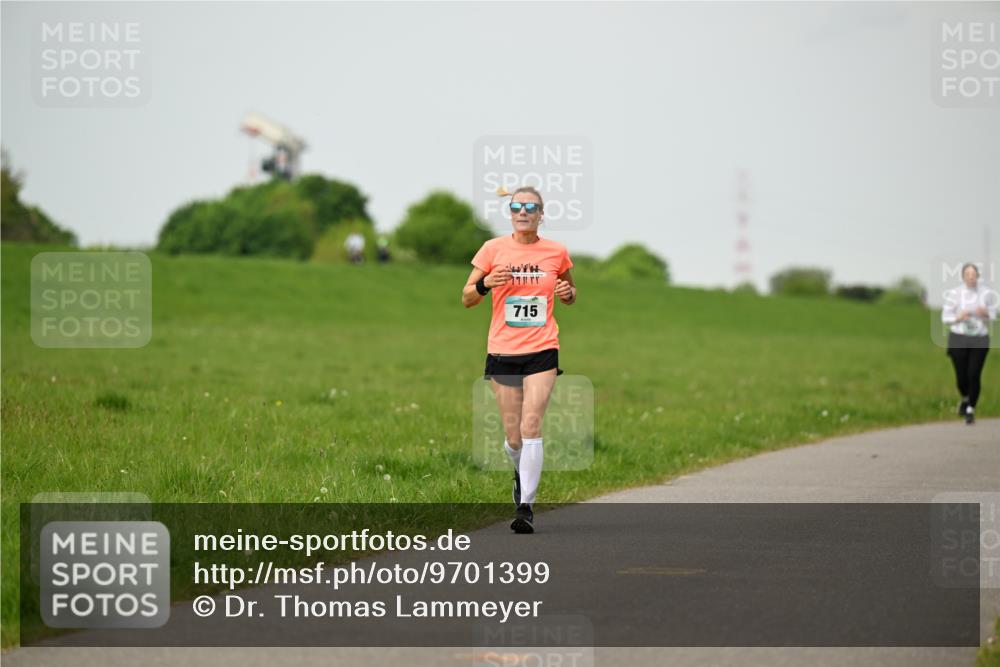 10.05.2026 - 8. Wedeler Halbmarathon Dr. Thomas Lammeyer http://msf.ph/oto/9701399 10.05.2026 11:43:00 Laufen 715 meine-sportfotos.de