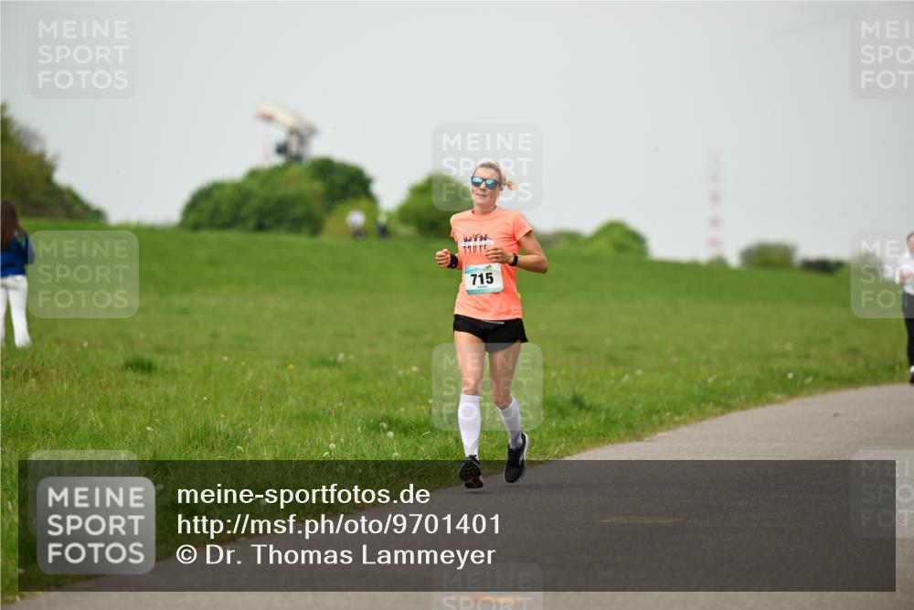 10.05.2026 - 8. Wedeler Halbmarathon Dr. Thomas Lammeyer http://msf.ph/oto/9701401 10.05.2026 11:43:00 Laufen 771, 715 meine-sportfotos.de