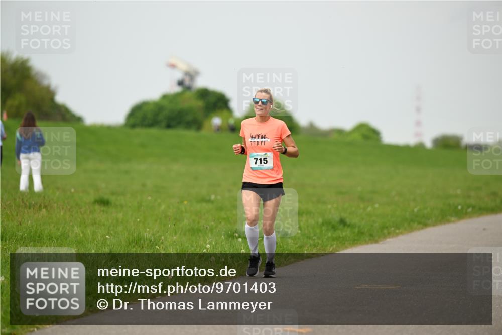 10.05.2026 - 8. Wedeler Halbmarathon Dr. Thomas Lammeyer http://msf.ph/oto/9701403 10.05.2026 11:43:01 Laufen 715 meine-sportfotos.de