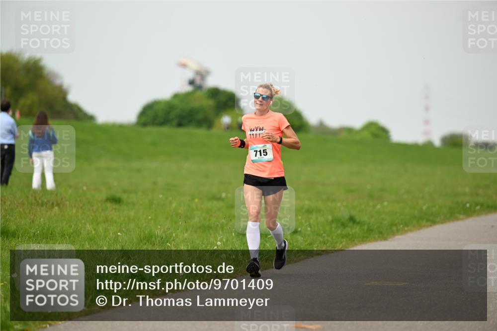 10.05.2026 - 8. Wedeler Halbmarathon Dr. Thomas Lammeyer http://msf.ph/oto/9701409 10.05.2026 11:43:01 Laufen 715 meine-sportfotos.de