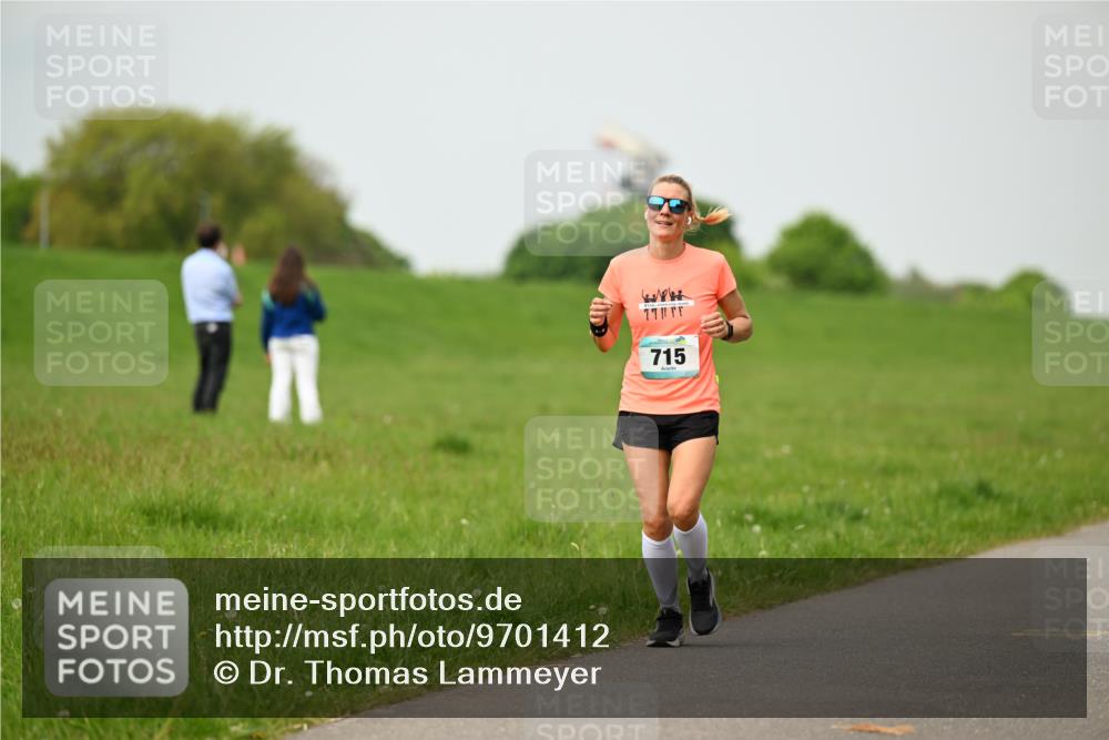 10.05.2026 - 8. Wedeler Halbmarathon Dr. Thomas Lammeyer http://msf.ph/oto/9701412 10.05.2026 11:43:02 Laufen 715 meine-sportfotos.de