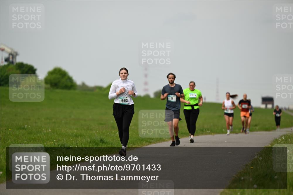 10.05.2026 - 8. Wedeler Halbmarathon Dr. Thomas Lammeyer http://msf.ph/oto/9701433 10.05.2026 11:43:12 Laufen 663 meine-sportfotos.de