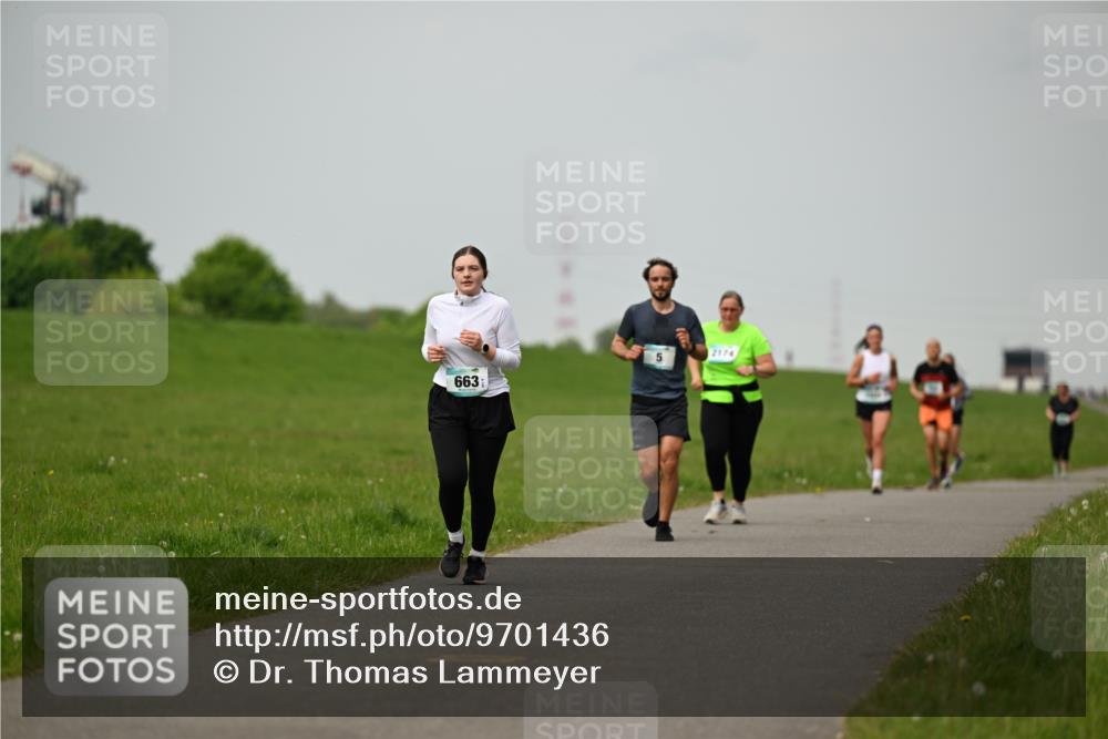 10.05.2026 - 8. Wedeler Halbmarathon Dr. Thomas Lammeyer http://msf.ph/oto/9701436 10.05.2026 11:43:12 Laufen 2174, 663 meine-sportfotos.de