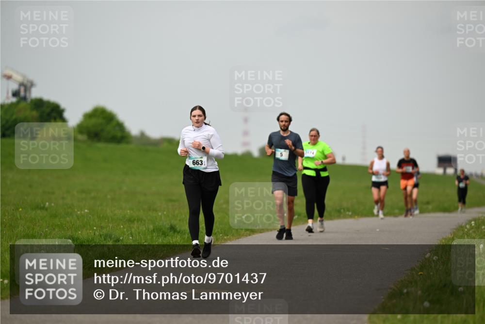 10.05.2026 - 8. Wedeler Halbmarathon Dr. Thomas Lammeyer http://msf.ph/oto/9701437 10.05.2026 11:43:12 Laufen 2174, 663 meine-sportfotos.de