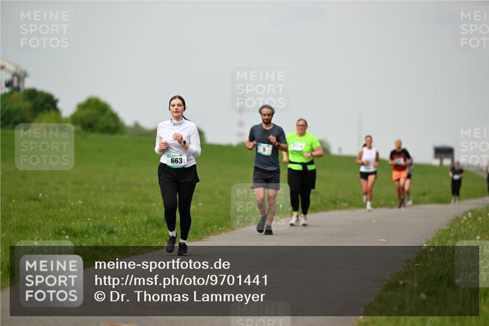 10.05.2026 - 8. Wedeler Halbmarathon Dr. Thomas Lammeyer http://msf.ph/oto/9701441 10.05.2026 11:43:13 Laufen 663, 2174 meine-sportfotos.de