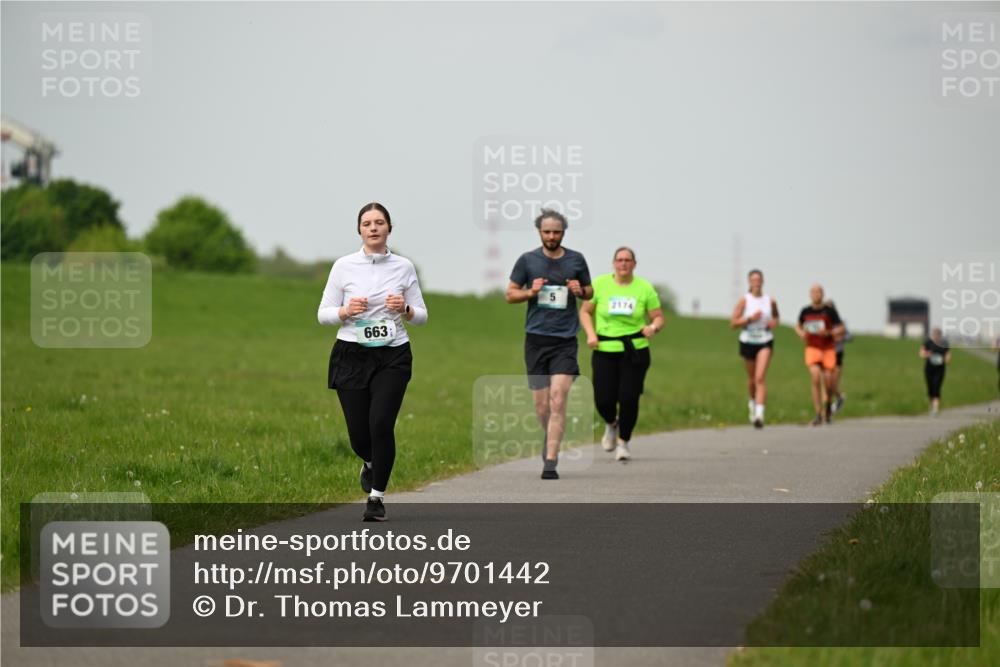 10.05.2026 - 8. Wedeler Halbmarathon Dr. Thomas Lammeyer http://msf.ph/oto/9701442 10.05.2026 11:43:13 Laufen 663, 2174 meine-sportfotos.de