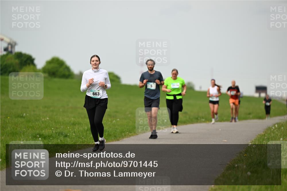 10.05.2026 - 8. Wedeler Halbmarathon Dr. Thomas Lammeyer http://msf.ph/oto/9701445 10.05.2026 11:43:13 Laufen 663, 2174 meine-sportfotos.de