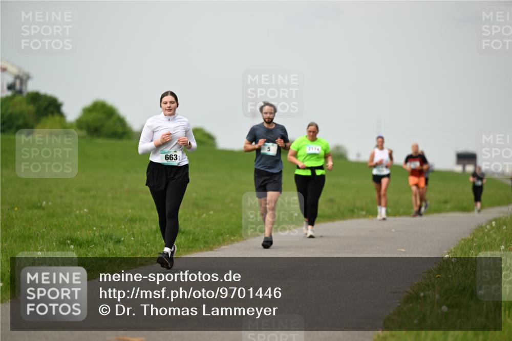 10.05.2026 - 8. Wedeler Halbmarathon Dr. Thomas Lammeyer http://msf.ph/oto/9701446 10.05.2026 11:43:13 Laufen 663 meine-sportfotos.de