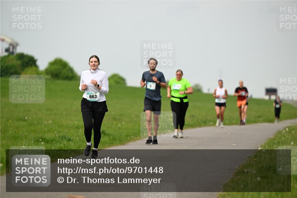 10.05.2026 - 8. Wedeler Halbmarathon Dr. Thomas Lammeyer http://msf.ph/oto/9701448 10.05.2026 11:43:14 Laufen 663, 2174 meine-sportfotos.de