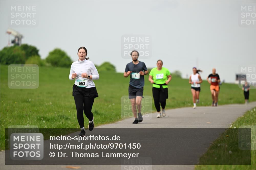 10.05.2026 - 8. Wedeler Halbmarathon Dr. Thomas Lammeyer http://msf.ph/oto/9701450 10.05.2026 11:43:14 Laufen 663, 2174 meine-sportfotos.de