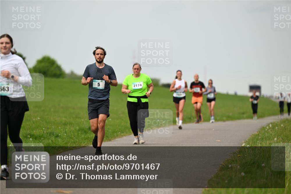 10.05.2026 - 8. Wedeler Halbmarathon Dr. Thomas Lammeyer http://msf.ph/oto/9701467 10.05.2026 11:43:17 Laufen 663, 2174 meine-sportfotos.de