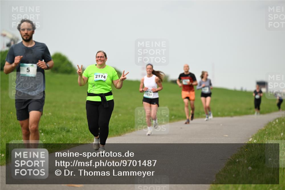 10.05.2026 - 8. Wedeler Halbmarathon Dr. Thomas Lammeyer http://msf.ph/oto/9701487 10.05.2026 11:43:20 Laufen 2174, 1031 meine-sportfotos.de