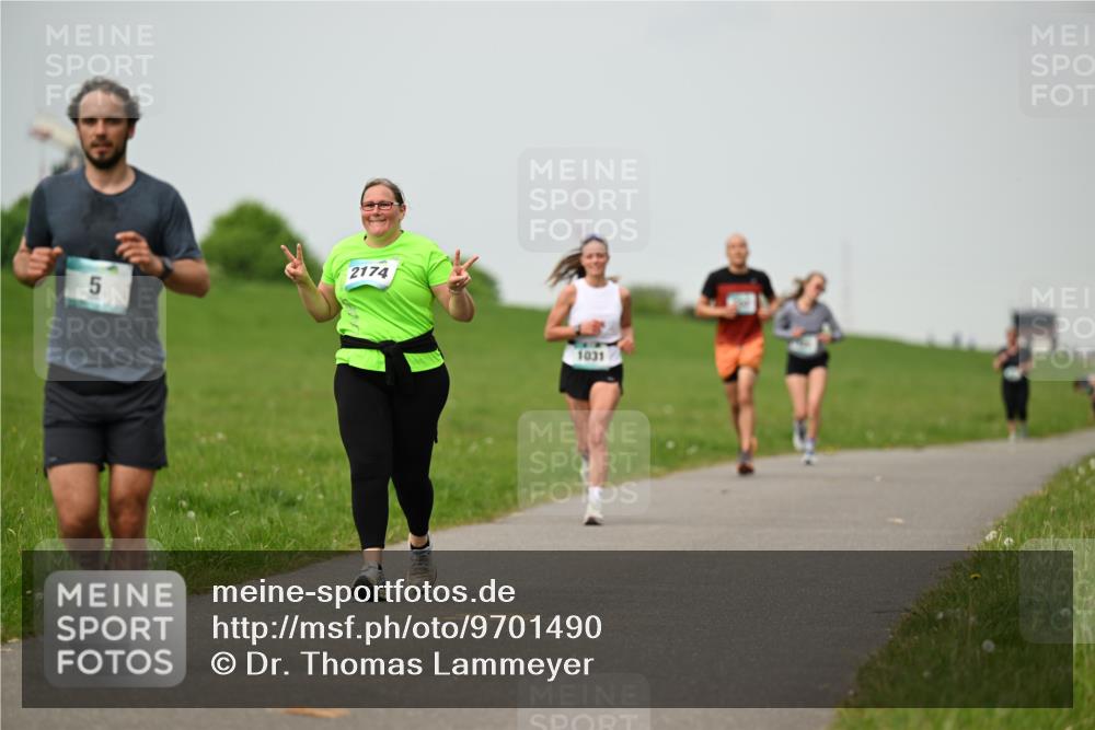 10.05.2026 - 8. Wedeler Halbmarathon Dr. Thomas Lammeyer http://msf.ph/oto/9701490 10.05.2026 11:43:21 Laufen 2174, 1031 meine-sportfotos.de