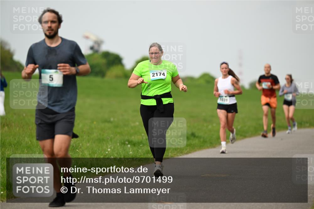 10.05.2026 - 8. Wedeler Halbmarathon Dr. Thomas Lammeyer http://msf.ph/oto/9701499 10.05.2026 11:43:22 Laufen 2174, 1031 meine-sportfotos.de