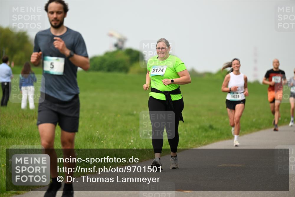 10.05.2026 - 8. Wedeler Halbmarathon Dr. Thomas Lammeyer http://msf.ph/oto/9701501 10.05.2026 11:43:22 Laufen 2174, 1031 meine-sportfotos.de