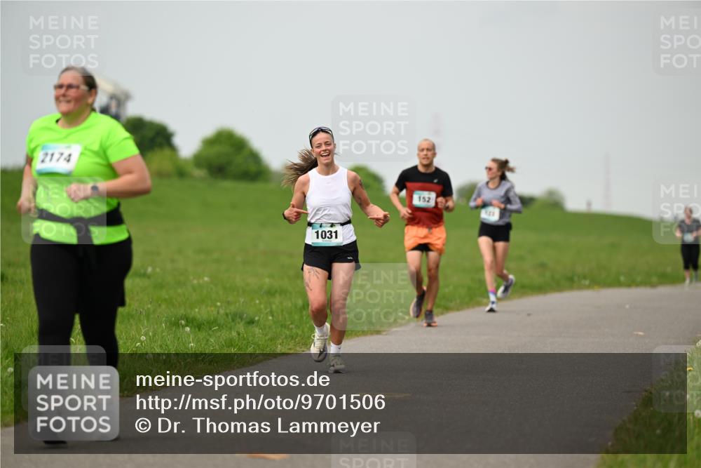 10.05.2026 - 8. Wedeler Halbmarathon Dr. Thomas Lammeyer http://msf.ph/oto/9701506 10.05.2026 11:43:24 Laufen 2174, 1031, 152 meine-sportfotos.de