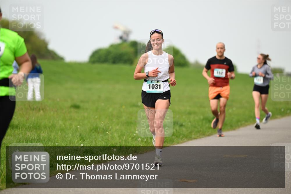 10.05.2026 - 8. Wedeler Halbmarathon Dr. Thomas Lammeyer http://msf.ph/oto/9701521 10.05.2026 11:43:26 Laufen 1031 meine-sportfotos.de