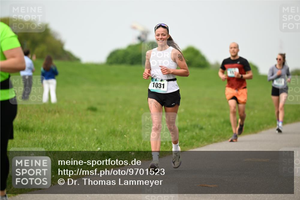 10.05.2026 - 8. Wedeler Halbmarathon Dr. Thomas Lammeyer http://msf.ph/oto/9701523 10.05.2026 11:43:26 Laufen 1031 meine-sportfotos.de
