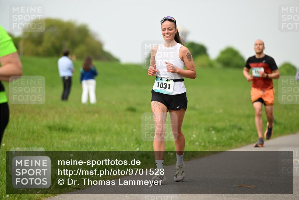 10.05.2026 - 8. Wedeler Halbmarathon Dr. Thomas Lammeyer http://msf.ph/oto/9701528 10.05.2026 11:43:27 Laufen 1031 meine-sportfotos.de