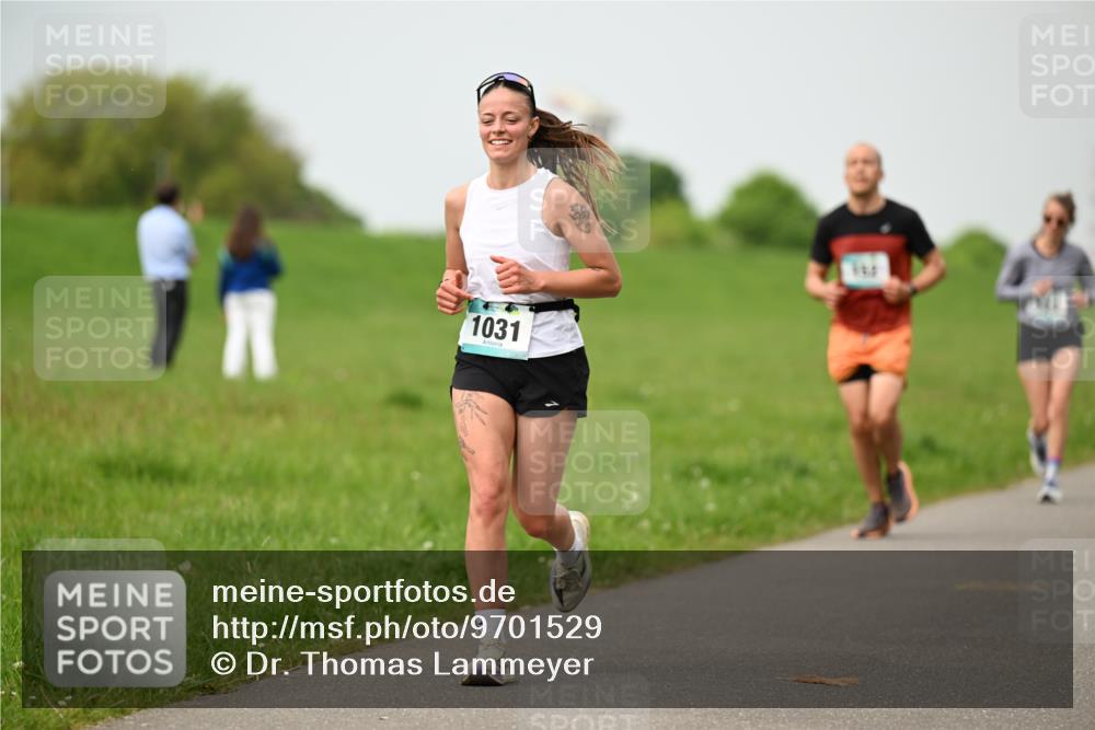 10.05.2026 - 8. Wedeler Halbmarathon Dr. Thomas Lammeyer http://msf.ph/oto/9701529 10.05.2026 11:43:27 Laufen 1031 meine-sportfotos.de