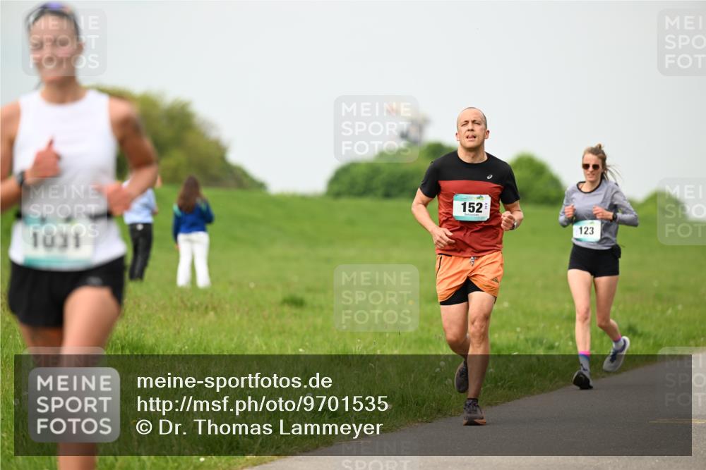 10.05.2026 - 8. Wedeler Halbmarathon Dr. Thomas Lammeyer http://msf.ph/oto/9701535 10.05.2026 11:43:28 Laufen 1031, 152, 123 meine-sportfotos.de