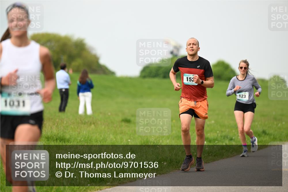 10.05.2026 - 8. Wedeler Halbmarathon Dr. Thomas Lammeyer http://msf.ph/oto/9701536 10.05.2026 11:43:28 Laufen 1031, 152, 123 meine-sportfotos.de