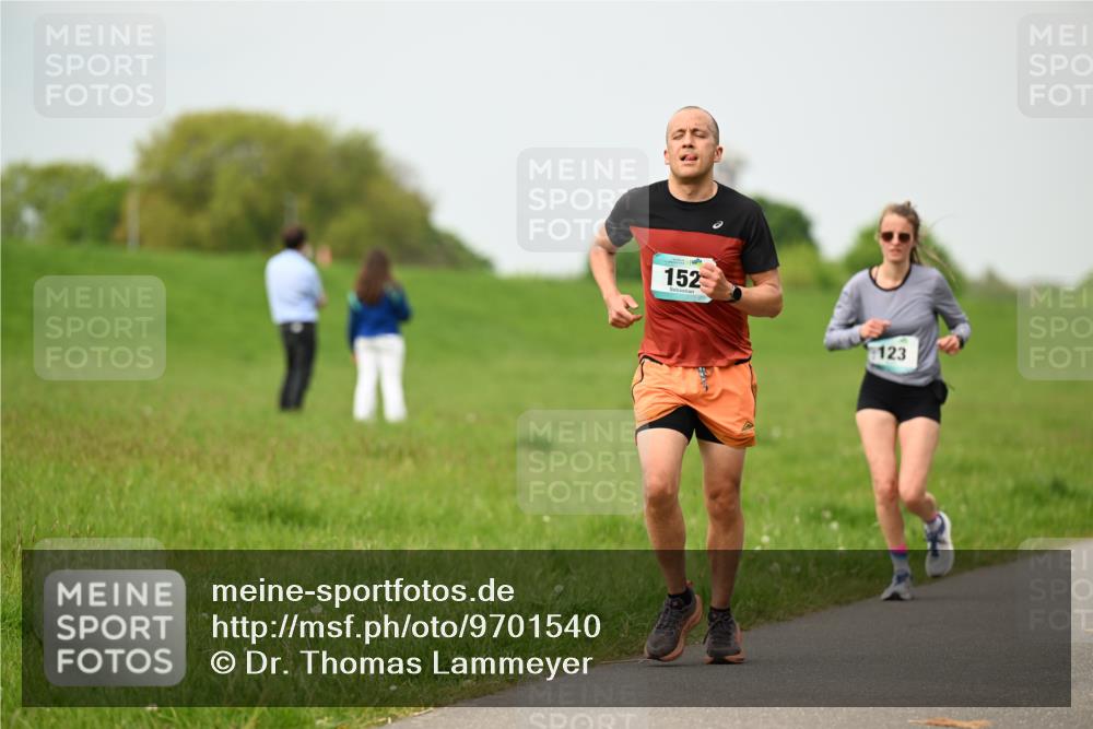 10.05.2026 - 8. Wedeler Halbmarathon Dr. Thomas Lammeyer http://msf.ph/oto/9701540 10.05.2026 11:43:29 Laufen 152, 123 meine-sportfotos.de