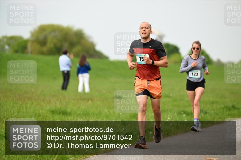 10.05.2026 - 8. Wedeler Halbmarathon Dr. Thomas Lammeyer http://msf.ph/oto/9701542 10.05.2026 11:43:29 Laufen 123 meine-sportfotos.de