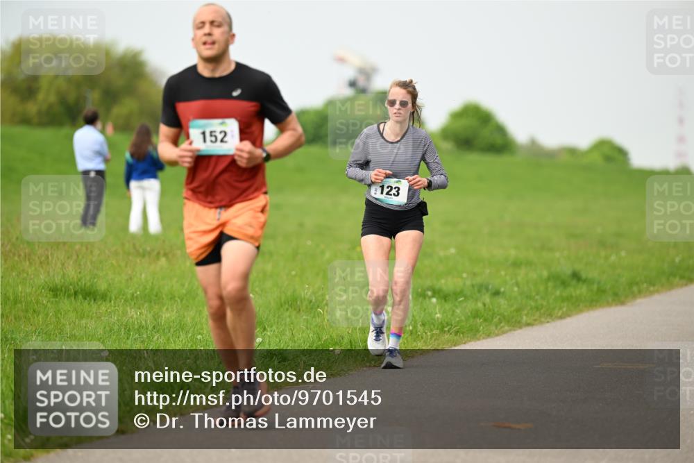 10.05.2026 - 8. Wedeler Halbmarathon Dr. Thomas Lammeyer http://msf.ph/oto/9701545 10.05.2026 11:43:30 Laufen 152, 123 meine-sportfotos.de