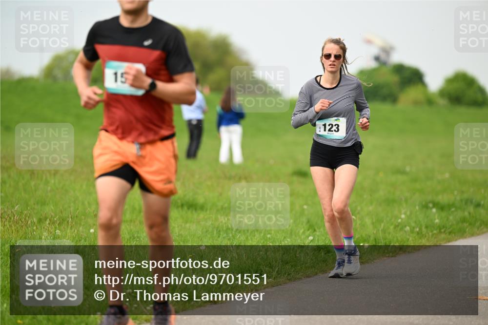 10.05.2026 - 8. Wedeler Halbmarathon Dr. Thomas Lammeyer http://msf.ph/oto/9701551 10.05.2026 11:43:31 Laufen 123 meine-sportfotos.de