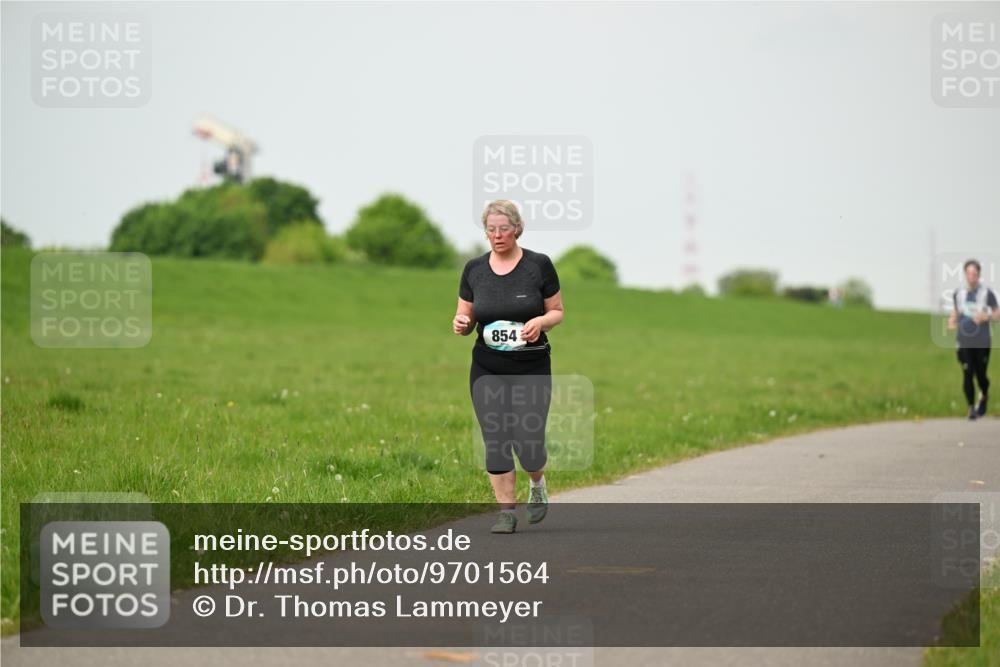 10.05.2026 - 8. Wedeler Halbmarathon Dr. Thomas Lammeyer http://msf.ph/oto/9701564 10.05.2026 11:43:50 Laufen 854 meine-sportfotos.de